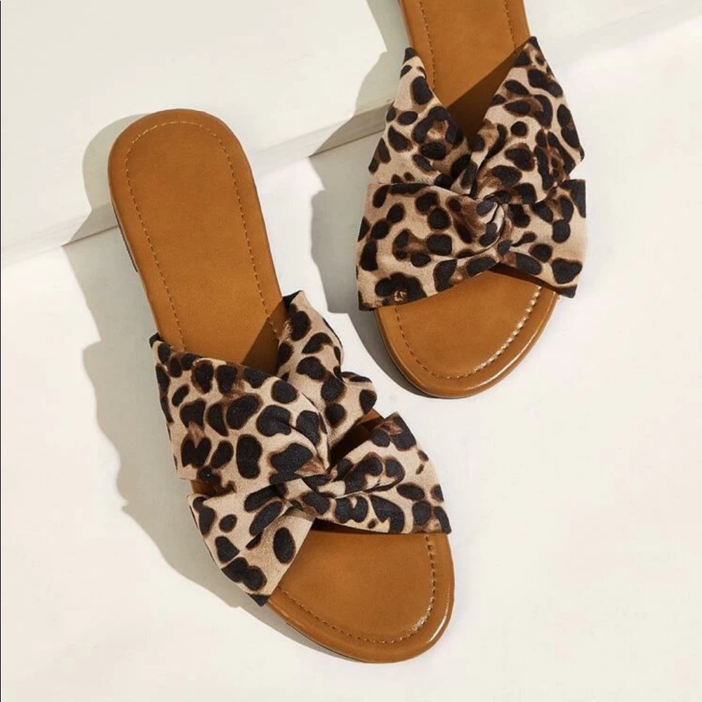 Leopard Twist Band Sliders